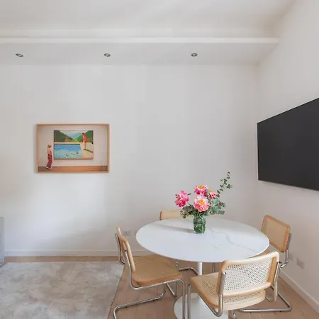 Iflat Vatican 2 Bedroom Design Roma